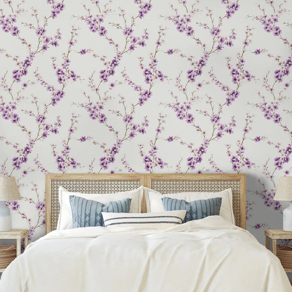 Тапет – Лилави цветя на светъл фон