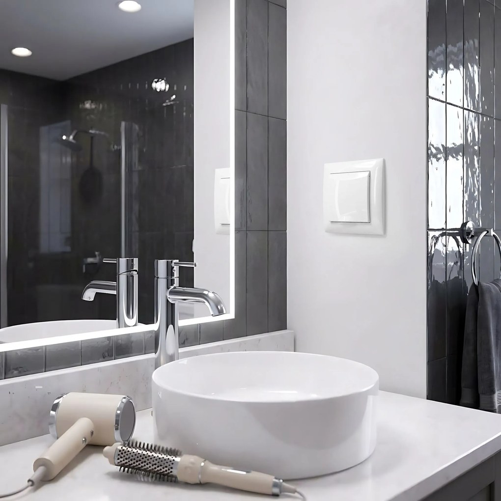 Единичен контакт със заземяване и капаче OSTE JNH005-G White