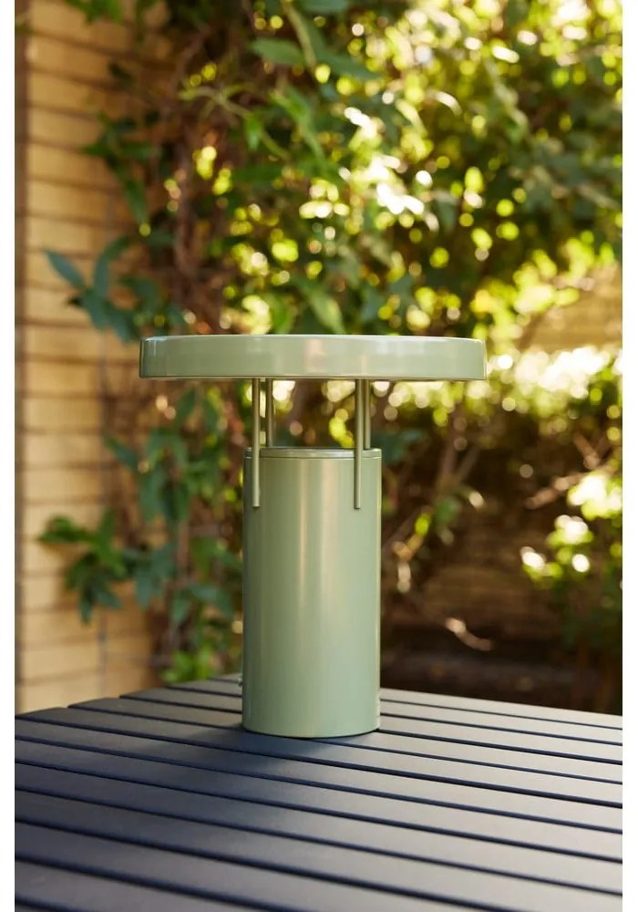 Зелена LED затъмняваща се настолна лампа с метален абажур (височина 28 cm) BringMe – Hübsch