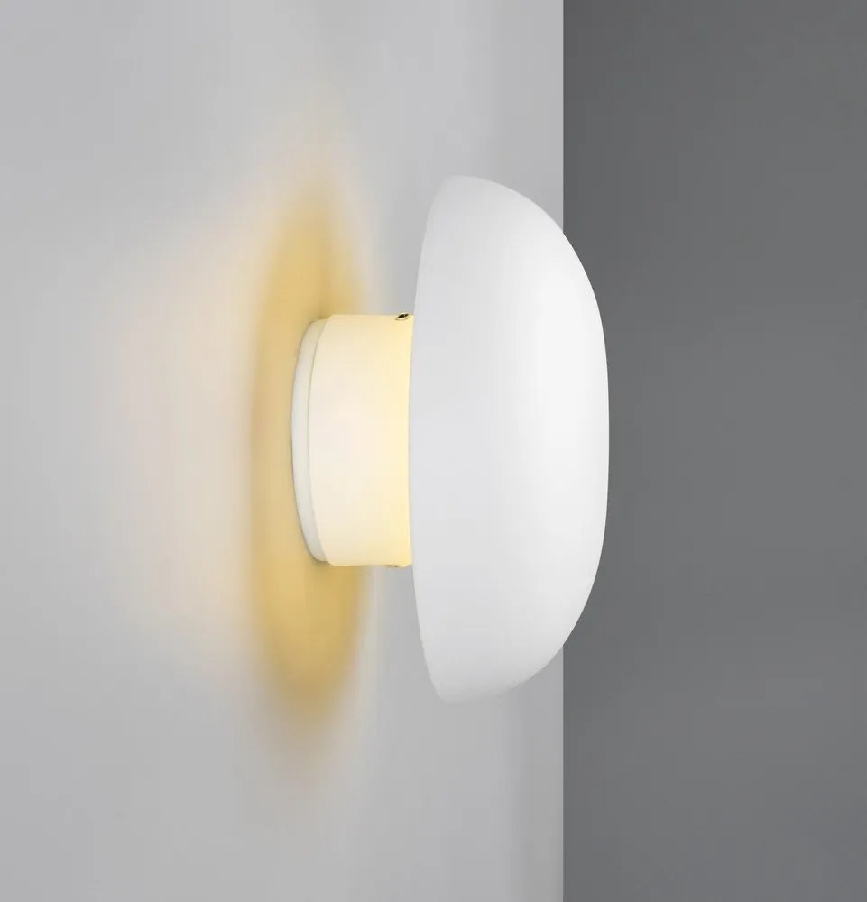 LED стенна лампа с USB в матово бял цвят Davey – Reality