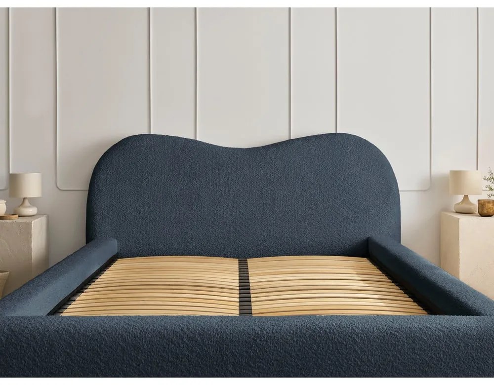 Тъмносиньо тапицирано двойно легло с място за съхранение с включена подматрачна рамка 180x200 cm Orlane – Bobochic Paris
