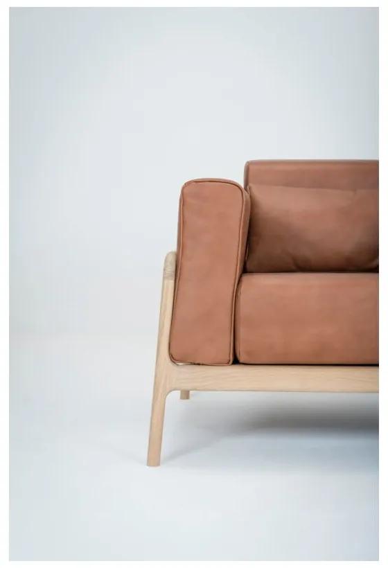 Кресло от коняк кафява биволска кожа с масивна дъбова конструкция Fawn - Gazzda