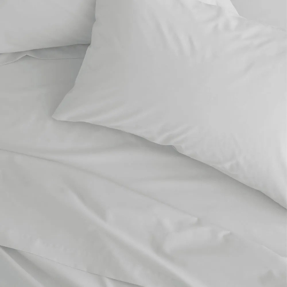 Бял еластичен чаршаф от перкал 135x190 cm Easy Iron Percale – Catherine Lansfield