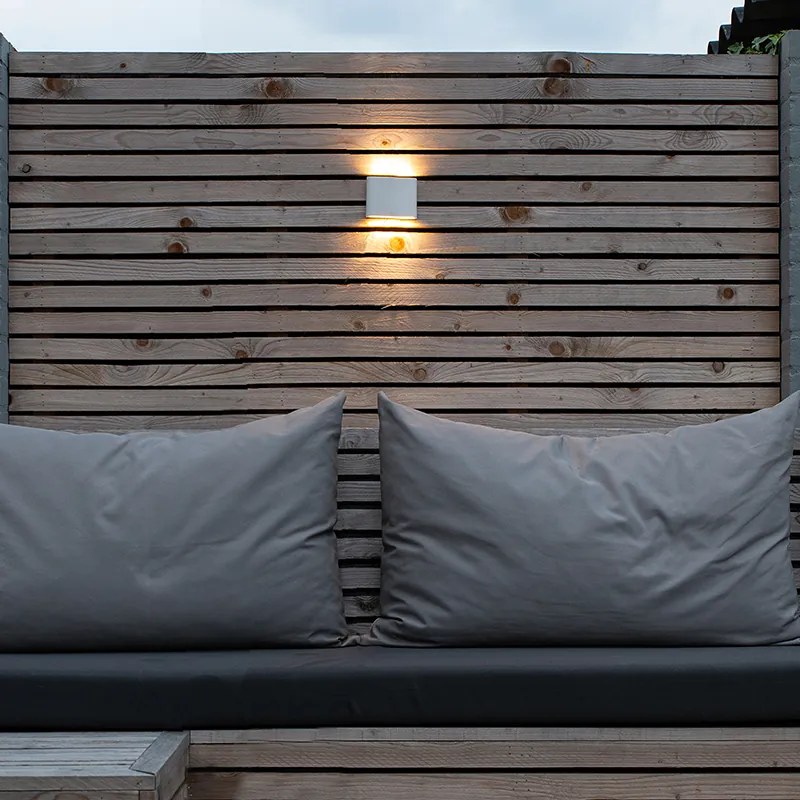 Модерна външна стенна лампа бяла 11,5 см с LED - Batt