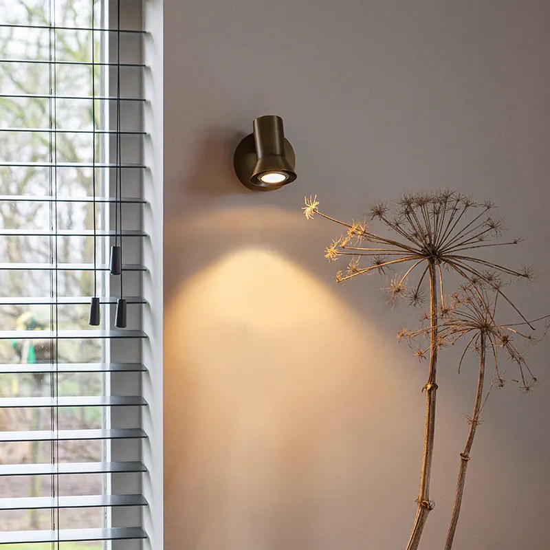 Бронзов стенен прожектор въртящ се и наклоняващ се с превключвател - Karin 1