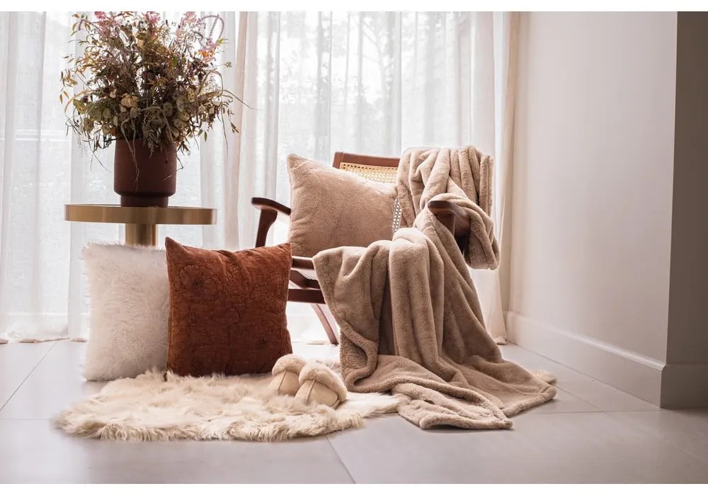 Кафяво одеяло от изкуствена кожа 150x200 cm Ruby – Tiseco Home Studio