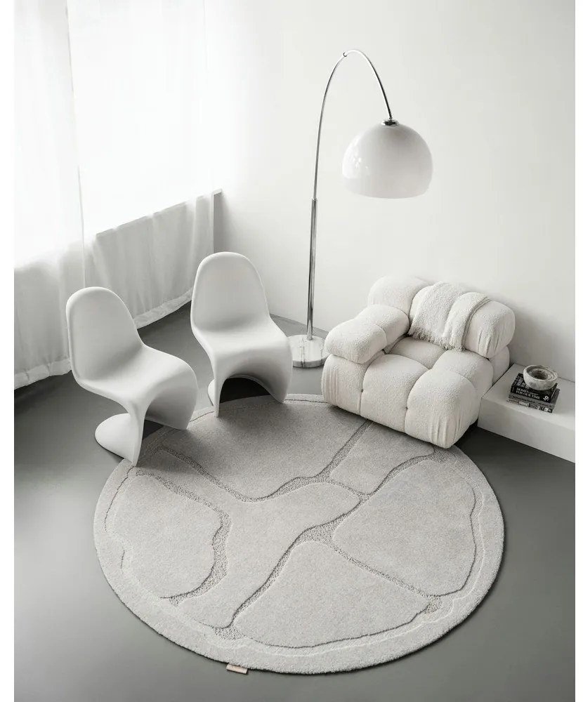 Светлосив вълнен кръгъл килим ø 133 cm Morphic Organica – Agnella