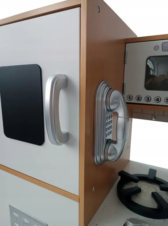 Детска дървена кухня с аксесоари и LED осветление