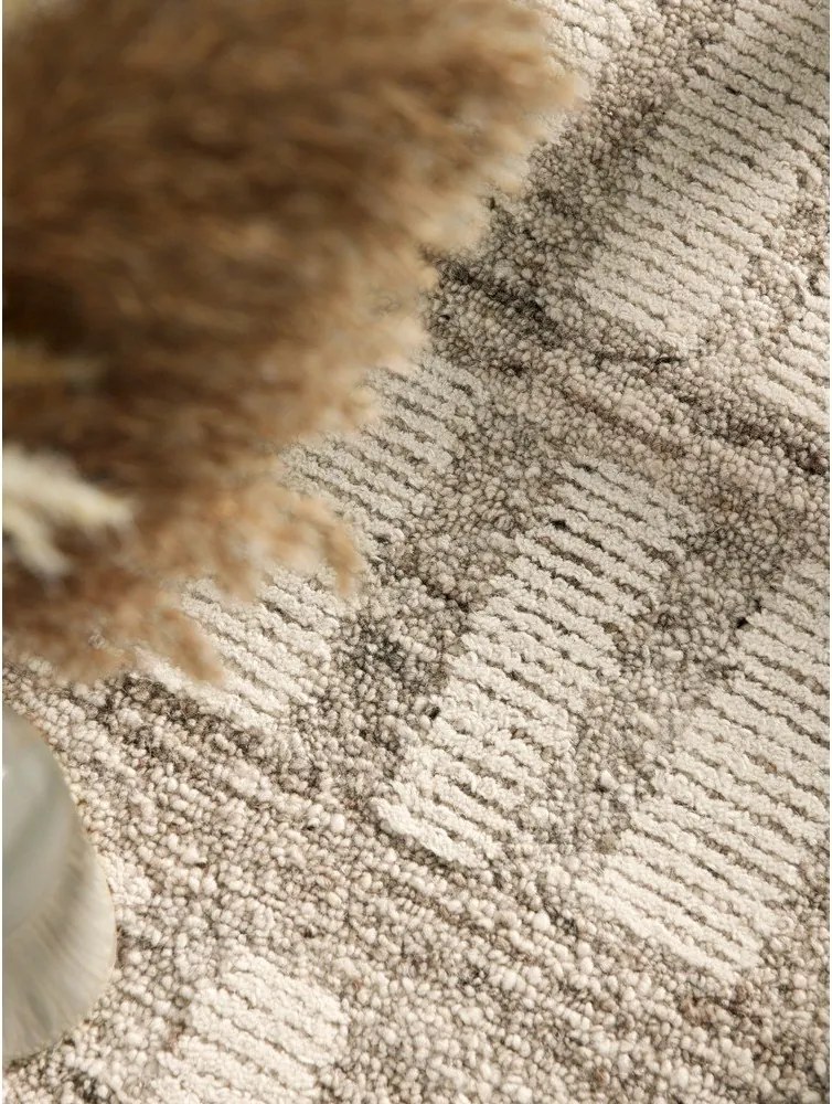 Кремав ръчно изработен вълнен килим 200x300 cm Boho 1.0 Linara – Vikosa