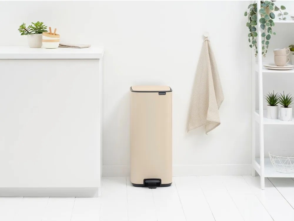 Бежово стоманено кошче за боклук с педал 30 l Bo – Brabantia