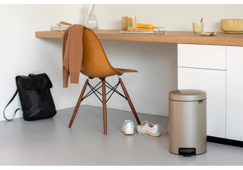 Кош за боклук с педал Brabantia NewIcon 1003201, 12 л, Плавно затваряне, Противоплъзгаща основа, Златен металик