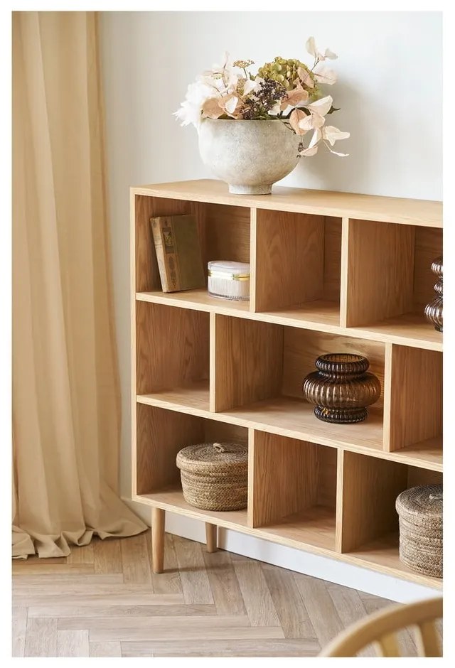 Библиотека от декор от дъб в естествен цвят 30x104,5x112 cm Oshawa – House Nordic