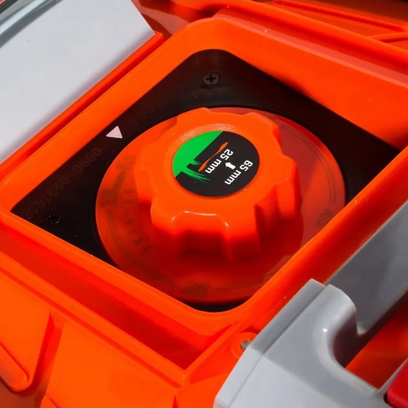 Разопакован: Косачка-робот NAC RLM1500G2-NG, 1500M2, 28V, Li-Ion 4.0Ah, Черен/оранжев