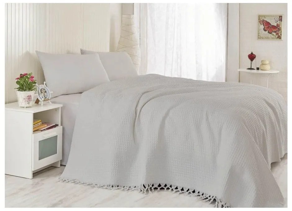 Бежово памучно покривало за легло 220x240 cm Pique – Mijolnir