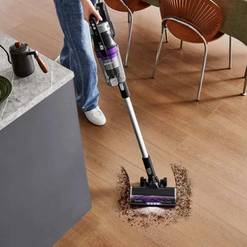 Вертикална прахосмукачка 2в1 Eureka NEC490, 350W, LED дисплей и светлина на четката, Single Cyclone, 60 мин, Станция за самоизпразване и зареждане, Черен