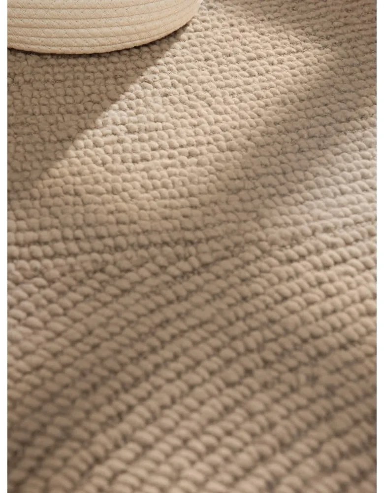 Бежов ръчно изработен вълнен килим 80x150 cm Eleni Light Beige – Hanse Home