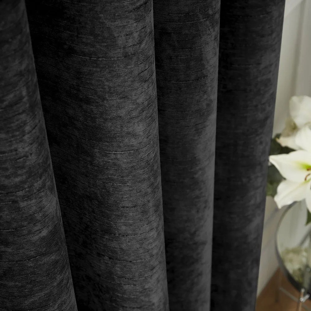 Черни термо пердета в комплект от 2 бр. от шенил 229x229 cm Selene Luxury Chenille – Hyperion