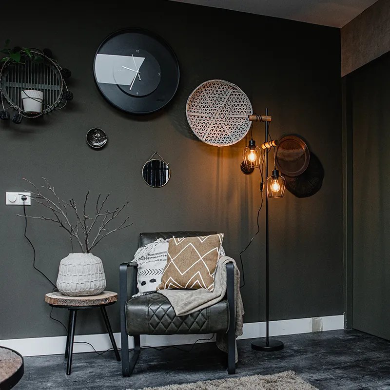 Рустикална подова лампа черна с дърво 2-светлина - Stronk