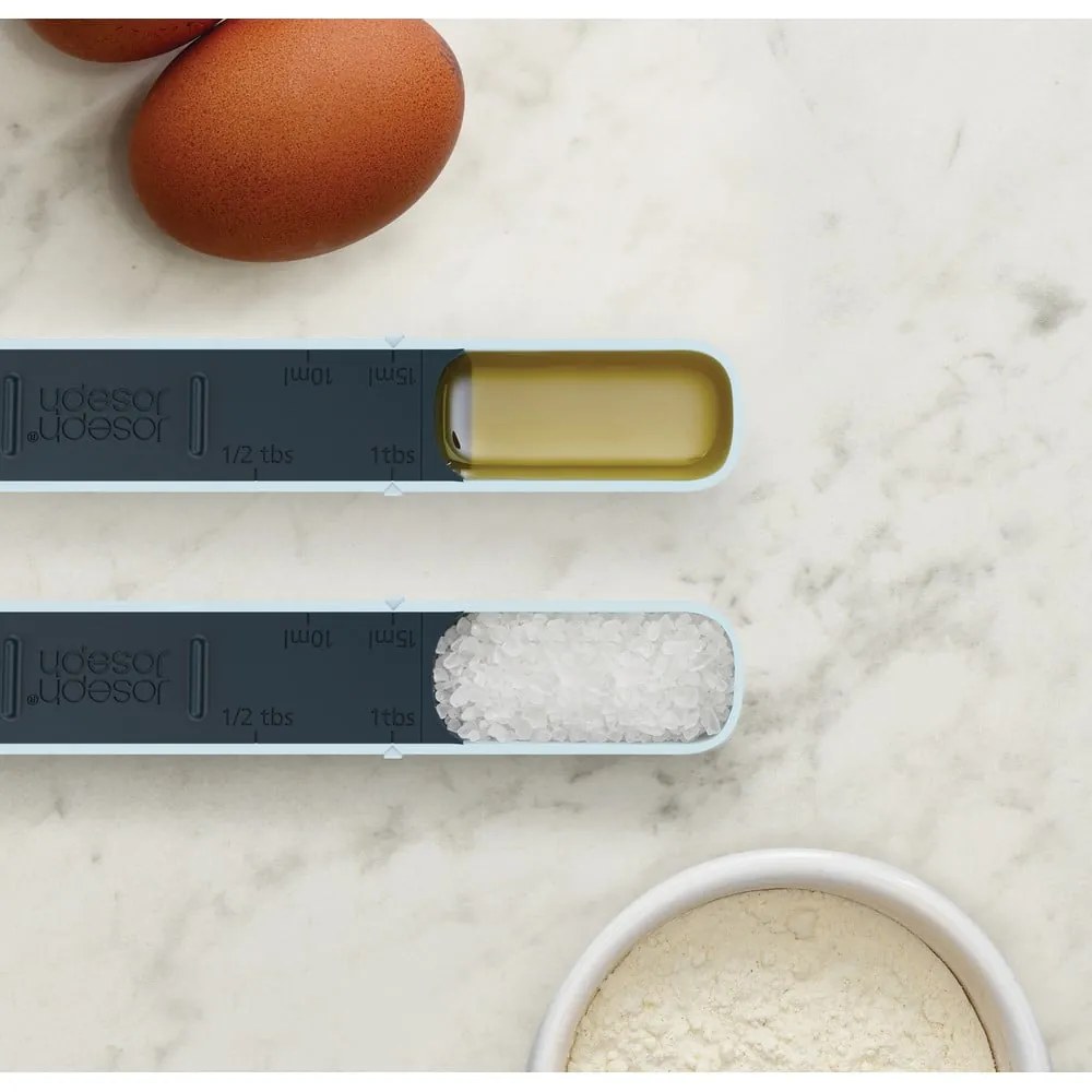 Синя регулируема мерителна чаша Measure-Up - Joseph Joseph