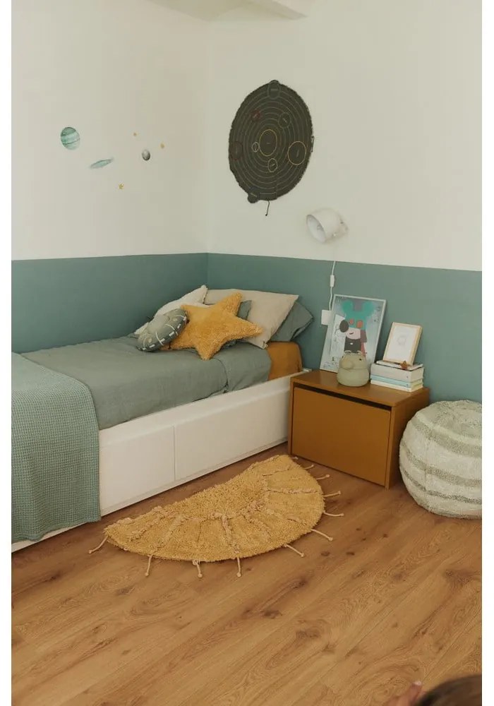 Ръчно изработен памучен кръгъл килим подходящ за пране в цвят горчица ø 100 cm Solar Multishape – Lorena Canals