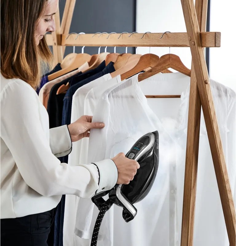 Парогенератор Tefal Pro Express Vision GV9821E0, 3000 W, 9 bar, 1.2 л, 800 g/min, Smart Steam, Система против капене и варовик, Вертикално гладене, Черен/сив