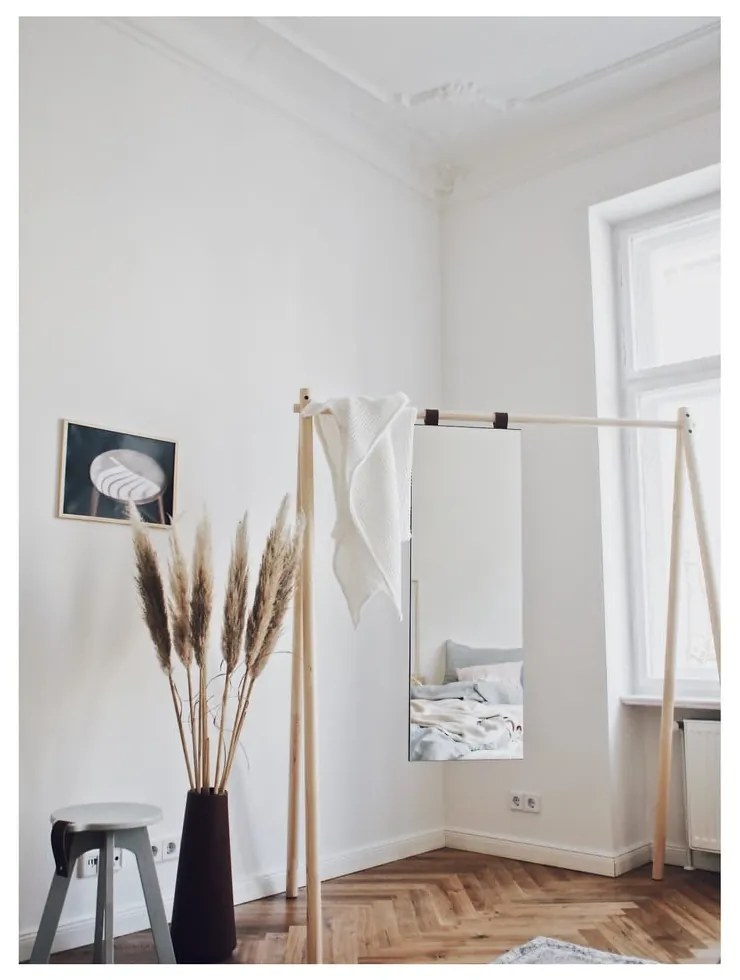 Стойка за дрехи от борова дървесина Hongi - Karup Design