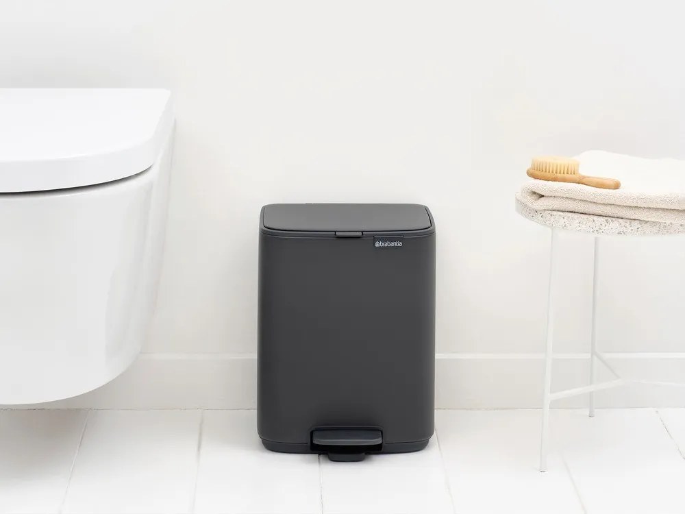Тъмносиво стоманено кошче за боклук с педал 7 l Bo – Brabantia