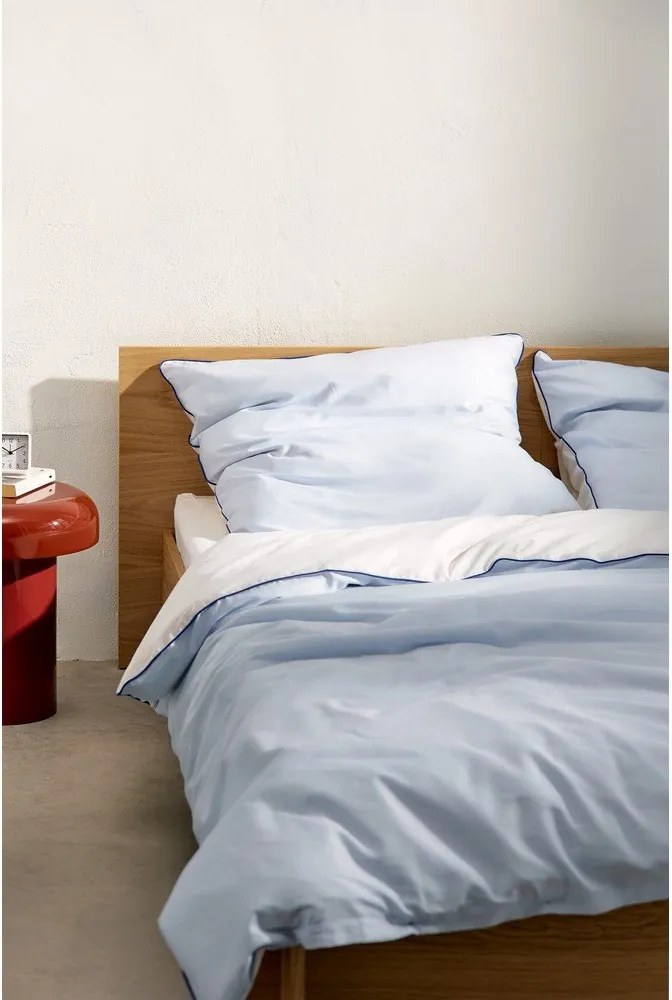 Светлосин двоен чаршаф за завивка от памучен сатен 200x200 cm Oba – noo.ma