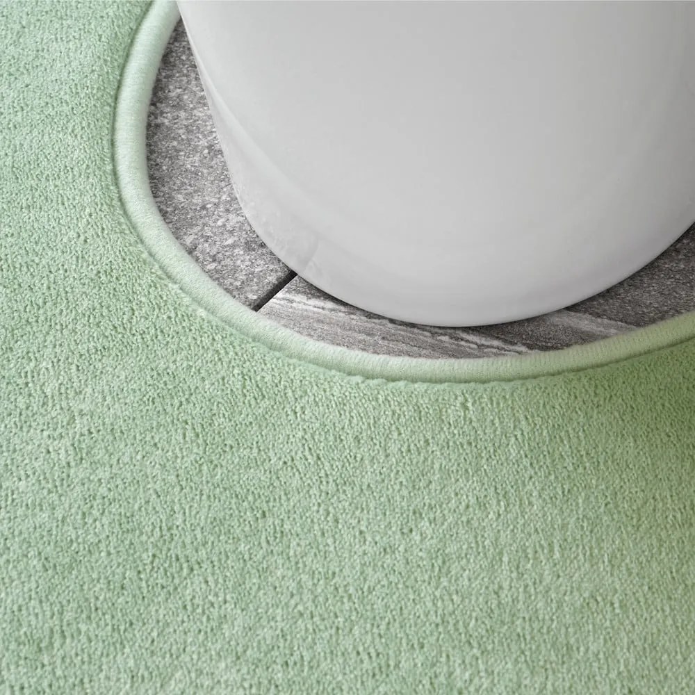 Светлозелени килими за баня в комплект от 2 бр. WC от мемори пяна 50x80 cm Anti-Bacterial – Catherine Lansfield