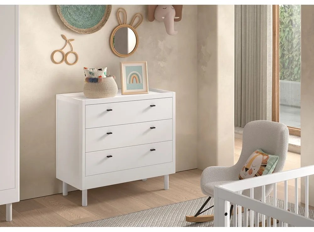 Бял детски скрин от масивен бук 100x95x55 cm Forrest – Vipack