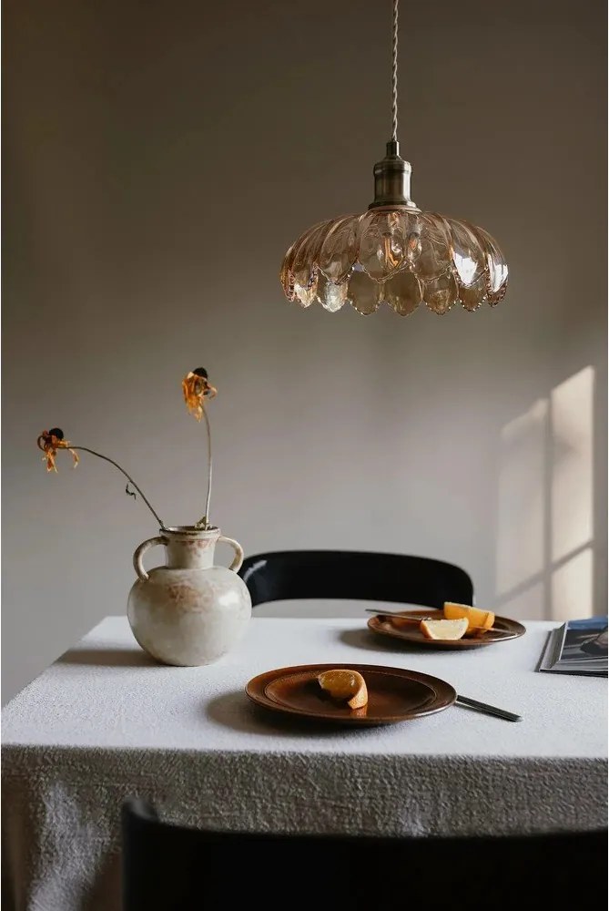 Висящо осветително тяло в месингов и кехлибарен цвят със стъклен абажур ø 25,5 cm Kurage – Markslöjd