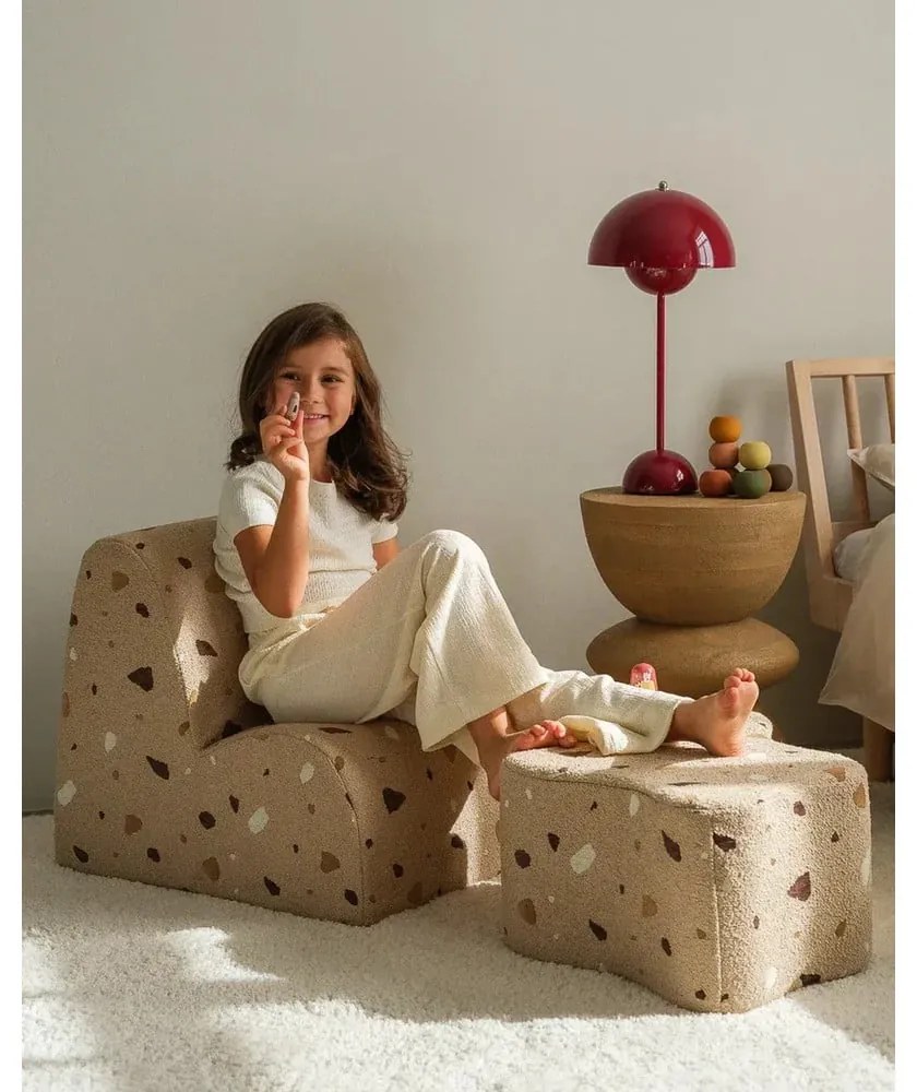 Светлокафяв детски стол от букле и шенил Terrazzo Cloud – Wigiwama