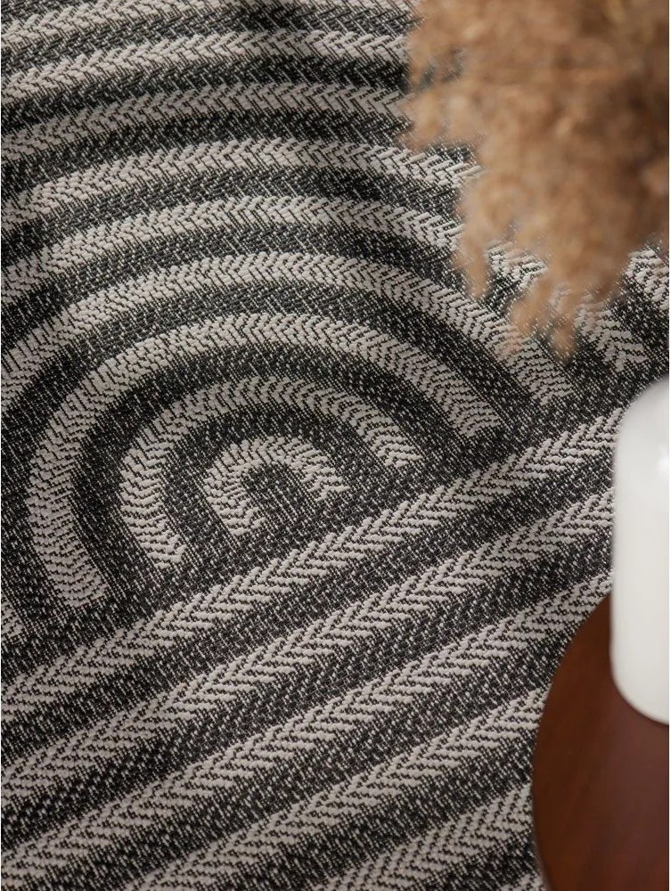 Черен/кремав килим за открито и закрито 160x230 cm Haringey Woodfield – Ted Baker