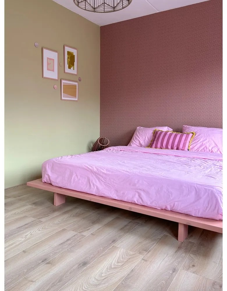 Светлорозово двойно легло от масивен бор с включена подматрачна рамка 160x200 cm Japan – Karup Design