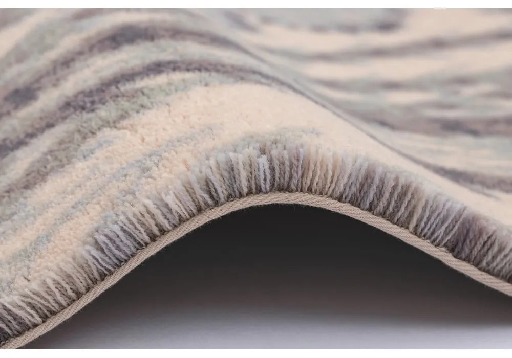 Вълнен килим в бежов и ментов цвят 133x190 cm V&amp;A Calisia Kelp – Agnella