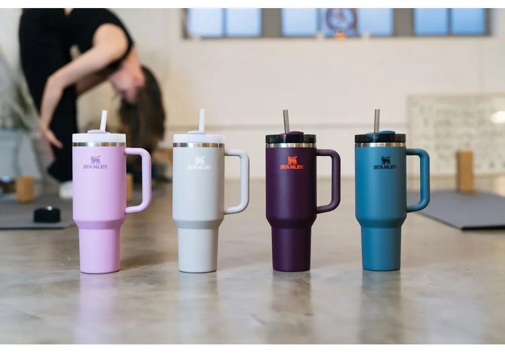 Тъмнолилав термос със сламка от неръждаема стомана 1,18 l Quencher H2.0 FlowState Tumbler Plum – Stanley