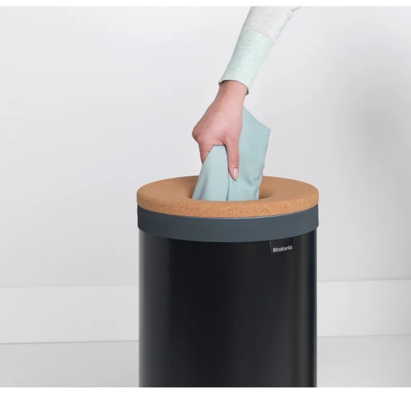 Кош за пране Brabantia 1000825, 35 л, Корков капак, Пълнене без отваряне, Вентилационни отвори, Черен