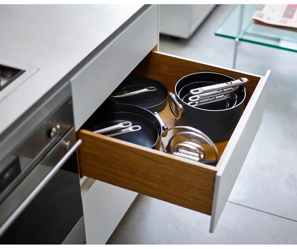 Касероли в комплект от 3 бр. с капак с керамично покритие подходящи за индукционен котлон Space – Joseph Joseph