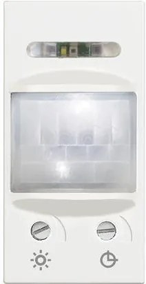 BTICINO Датчик за движение PIR, 105°, обхват 6m @ h1.2m, LED ≤ 50W, изисква неутрала, 1 мод. цвят Бял Classia  - RW4431