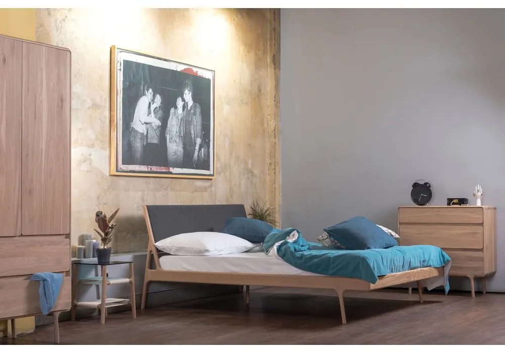 Дъбово двойно легло с тапицерия в сив/естествен цвят 140x200 cm Fawn - Gazzda