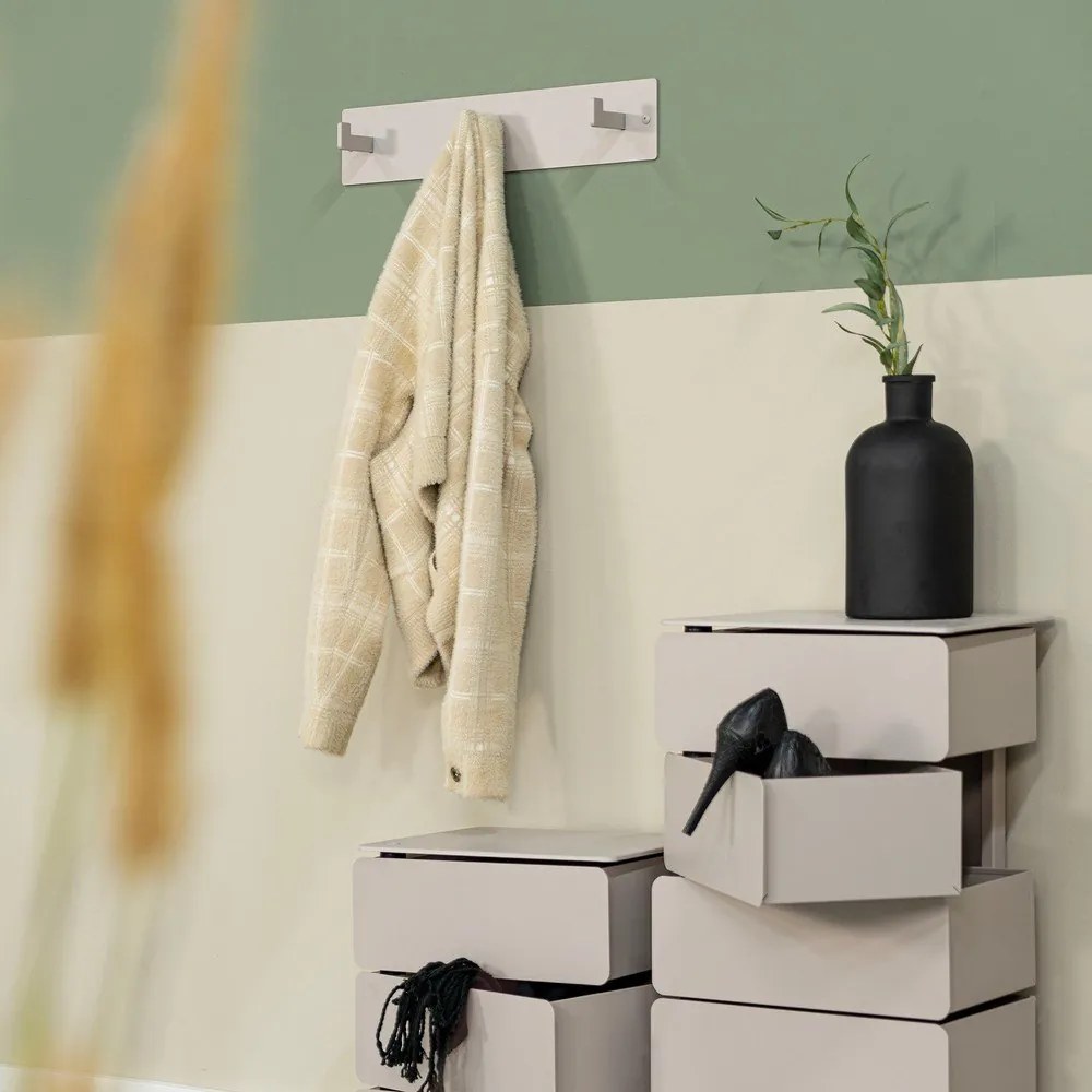 Сиво-бежова метална закачалка за стена Leatherman - Spinder Design