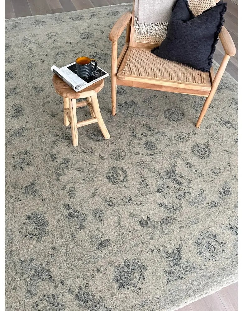 Бежов вълнен килим 230x340 cm Calisia Vintage Flora – Agnella