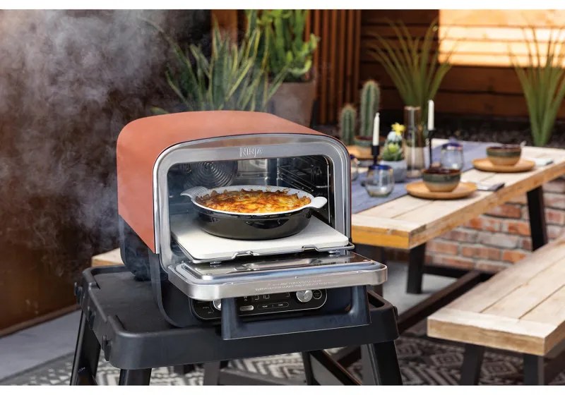 Електрическа фурна Ninja Woodfire OO101EU, 2400W, 8 програми, Таймер, LED дисплей, Автоматично изключване, Червен/Черен