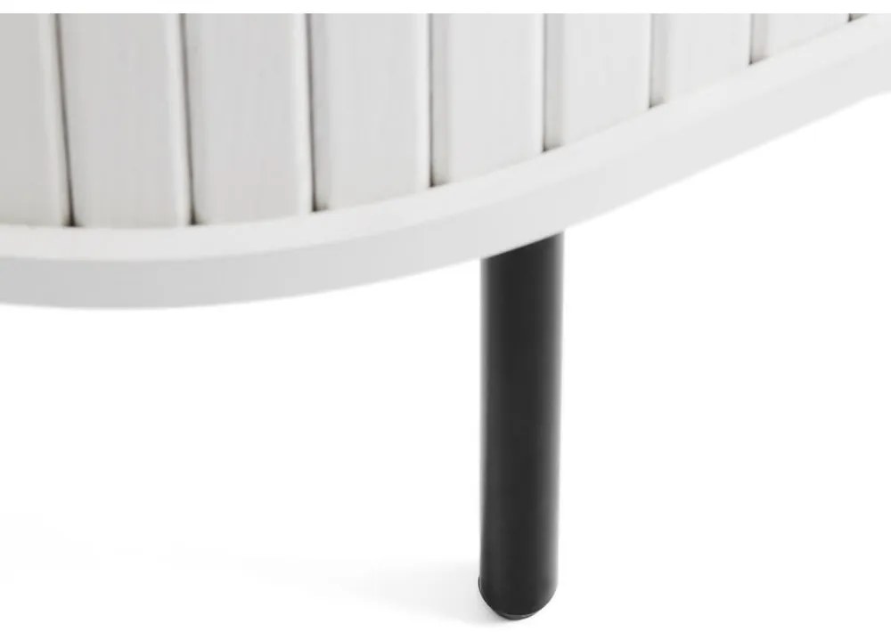 Бял скрин с плъзгащи се врати 140x76x45 cm Nola – Unique Furniture