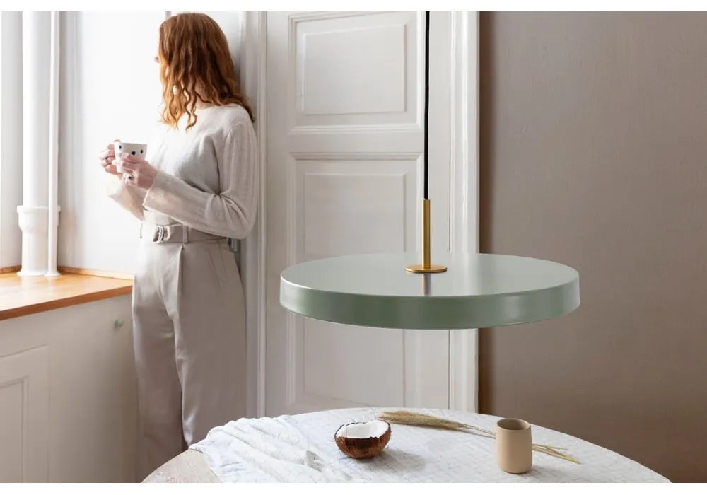 Светлозелена LED лампа за окачване с метален абажур ø 43 cm Asteria - UMAGE