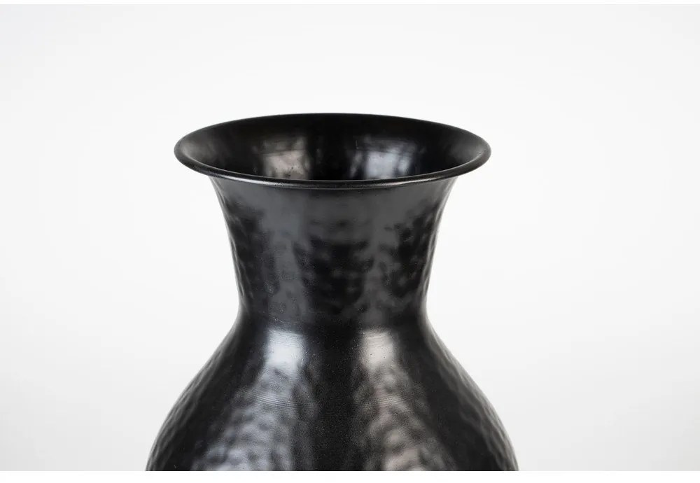 Черна стоманена висока ваза (височина 49 cm) Dunja – White Label