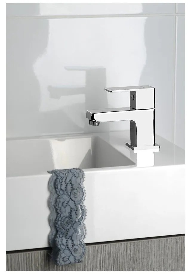 Вентил за мивка в лъскаво-сребрист цвят Small – Sapho