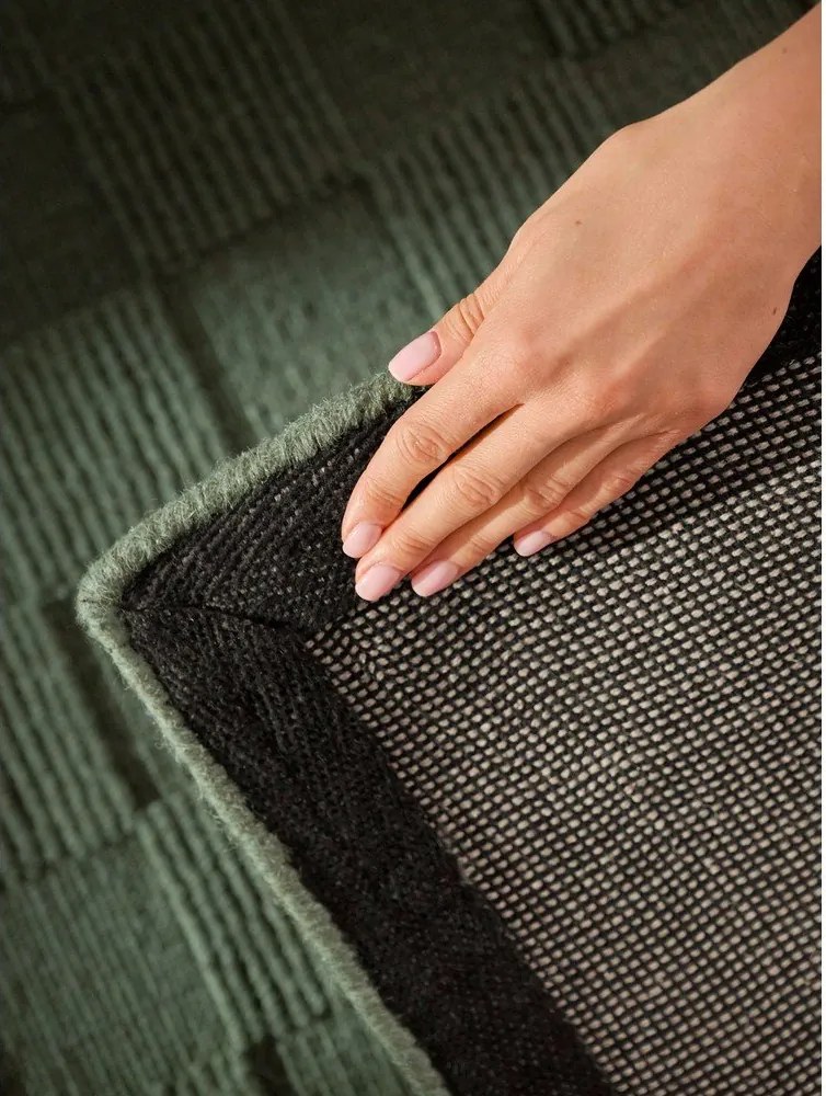 Тъмнозелен ръчно изработен вълнен килим 200x300 cm Scala – Villeroy&amp;Boch