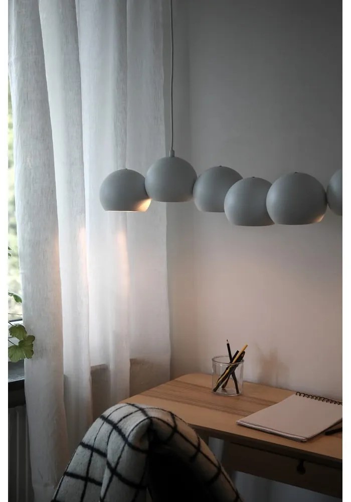 Бяло висящо осветително тяло с метален абажур Cupolo – Markslöjd