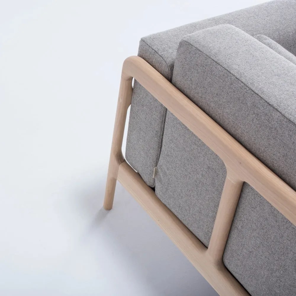 Кресло от дъбово дърво със сива текстилна седалка Fawn - Gazzda